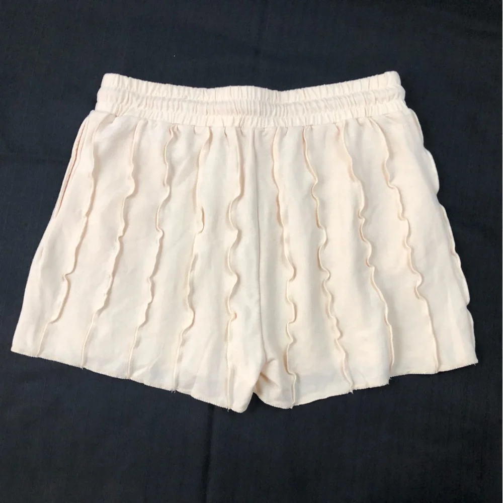 KYOYO l Light Cream Ruffle Shorts - Picture 7 of 13